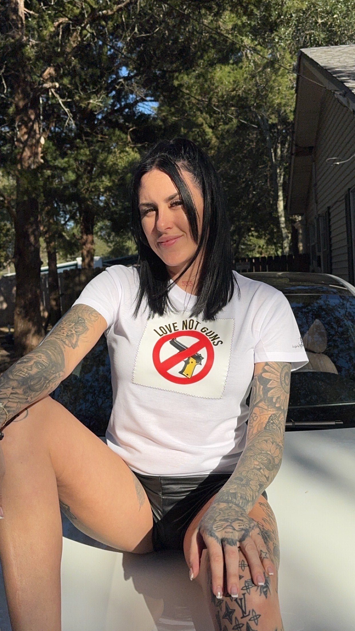 Love not Guns T